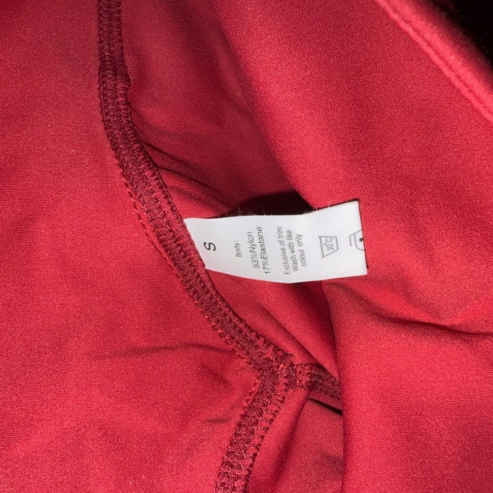 Vibrant Red Full-Length Leggings with Stretchy Fit - Picture 2 of 3